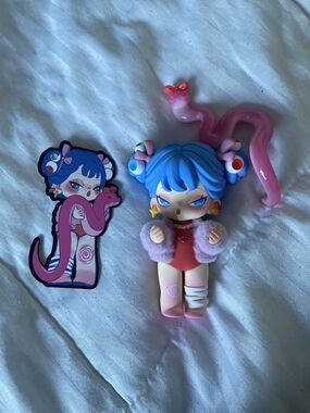 Dodo Nami Blind Box Kawaii Blue-Haired Doll Figure with Pink Octopus Accent